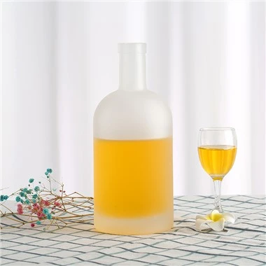 750 ml fľaše na alkohol z matného skla