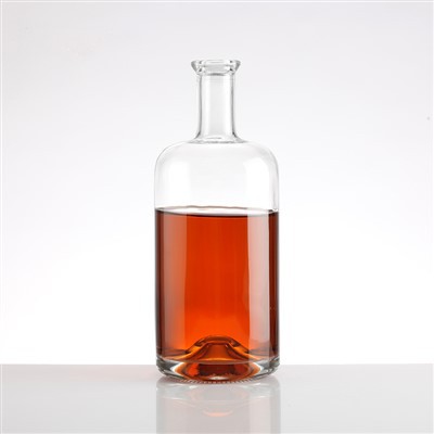 Prispôsobené sklenené fľaše vodky 700 ml likéru